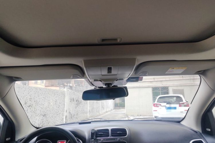 Used Dodge Journey 2013 2.4L Two-Wheel Drive Luxury Version