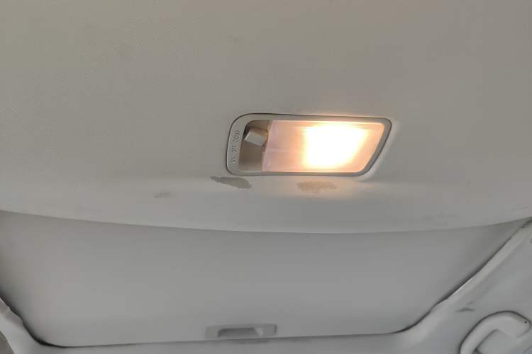 Used Dongfeng Aeolus A60 2014 1.6L Automatic Prestige Model Headliner