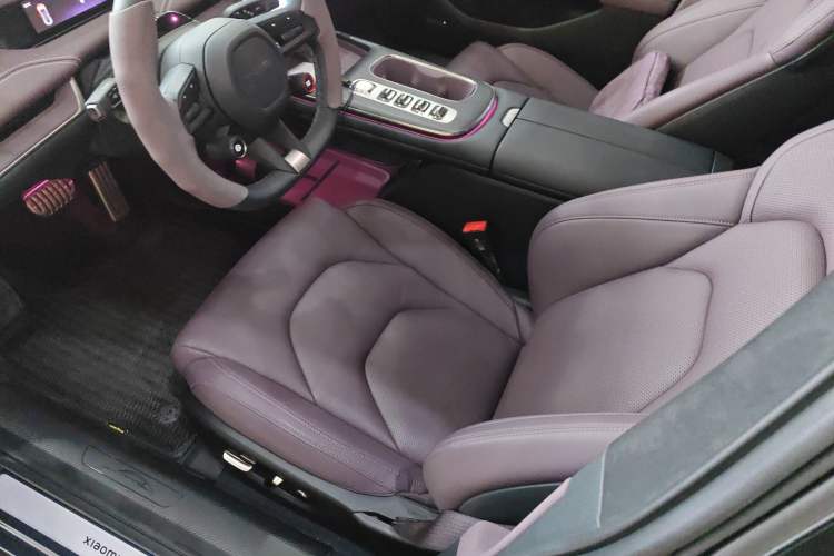 Used Xiaomi Auto SU7 2024 Four-Wheel Drive Ultra-Long Range Advanced Intelligent Driving Max Edition