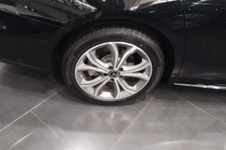 Used Mercedes-Benz E-Class 2023 Restyled E 300 L Sporty and Stylish Edition
