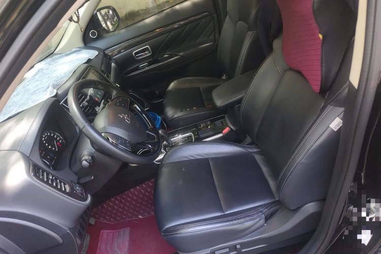Used Mitsubishi Outlander 2019 2.0L Two-Wheel Drive Comfort Edition 5 Seats China VI Standard
