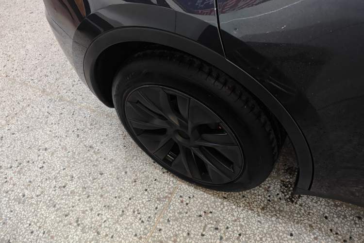 Used Tesla Model Y 2024 Rear-Wheel-Drive Version Right Rear Wheel Hub