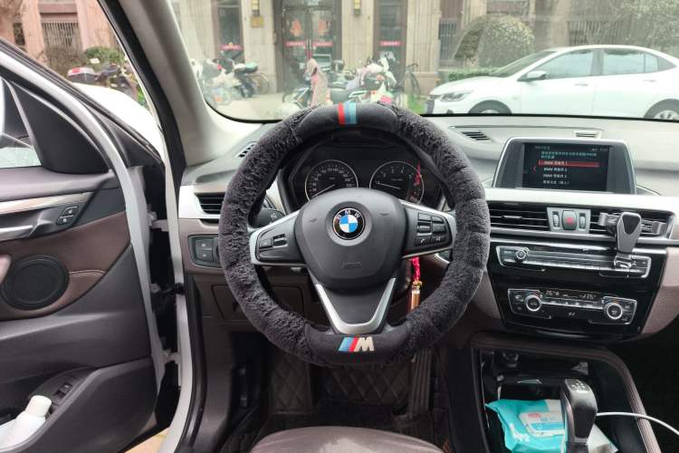Used BMW X1 2018 sDrive18Li Luxury Model Steering Wheel