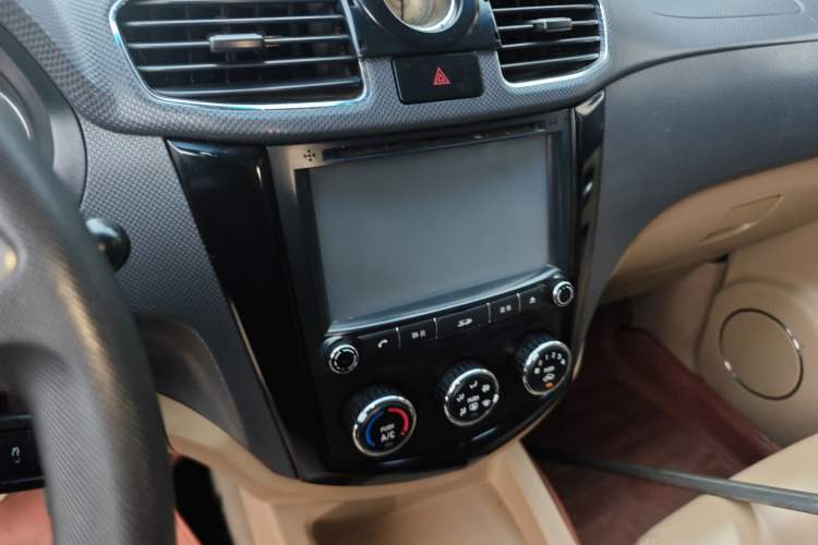 Used Wuling Hongguang 2013 1.5L S Comfort Model
