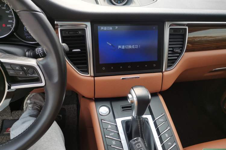 Used Zotye SR9 2017 2.0T Automatic Ultimate Edition Audio And AC Panel