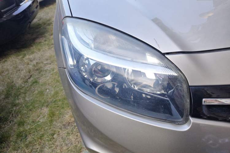 Used Renault Koleos 2014 Revised Version 2.5L Two-Wheel Drive Comfort Edition

