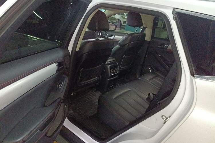 Used BYD Tang New Energy 2018 DM 2.0T All-Wheel Drive Smart Connectivity Enjoyment Model 5 Seats China V Emission Standard