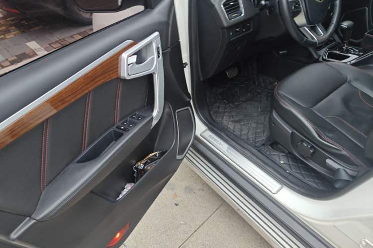 Used Geely Auto GX7 2015 Sport Edition 2.0L Automatic Luxury Model Driver Seat