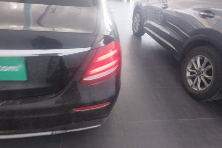 Used Mercedes-Benz E-Class 2016 E 300 L Sport Luxury Model Exterior 3