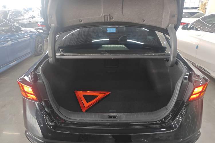 Used Nissan Teana 2021 2.0L XE Fashion Edition
