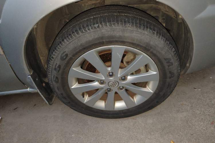 Used Buick GL8 2011 2.4L CT Comfort Edition
