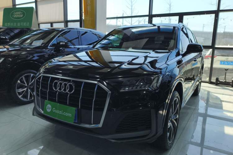 Used Audi Q7 2022 55 TFSI quattro S line Sport model