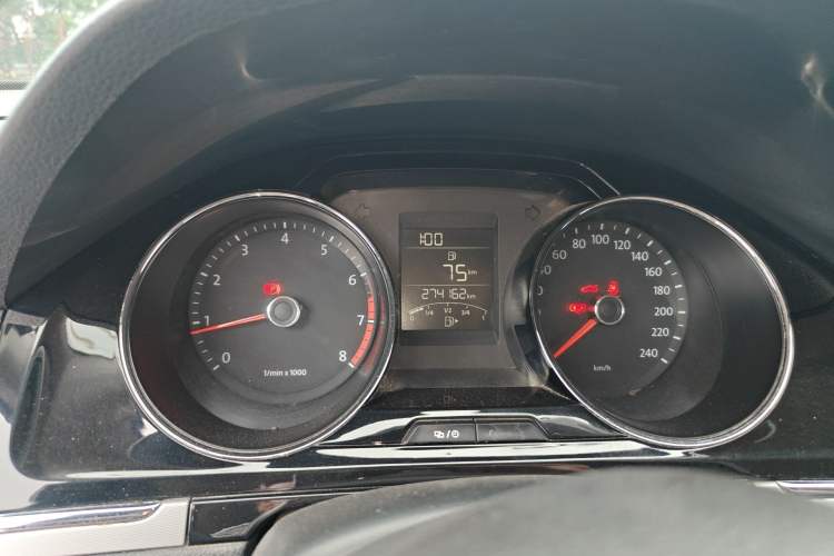 Used Volkswagen Bora 2014 1.6L Manual Comfort Model Instrument Cluster