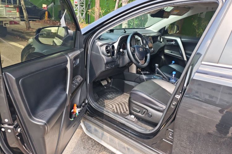 Used Toyota RAV4 2016 2.0L CVT Two-Wheel Drive Smart Edition China V Standard
