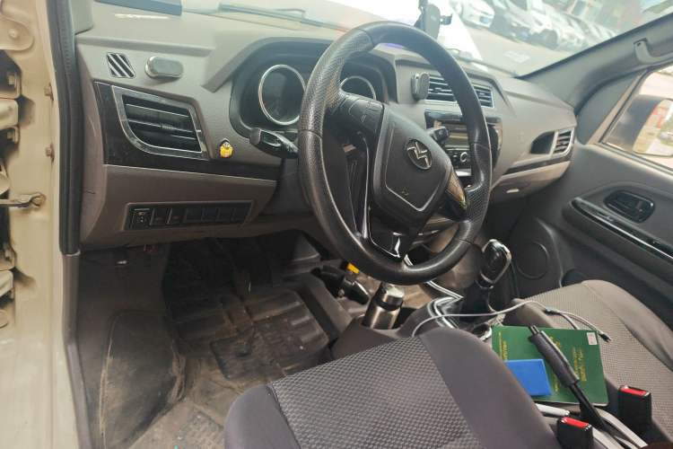 Used New Gonow Shuailing 2022 Standard Range with 41.64 kWh Lishen Power Center Console