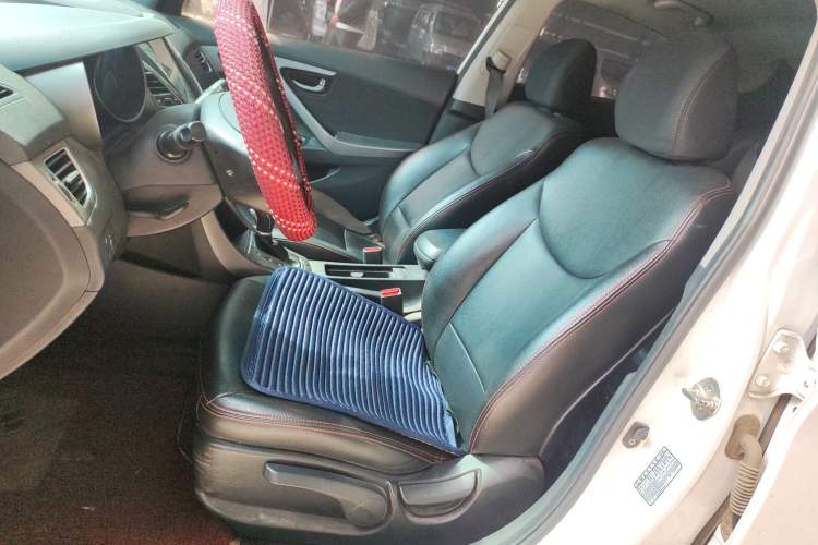 Used Hyundai Elantra (5th Generation / Langdong) 2016 1.6L Automatic Smart Version
