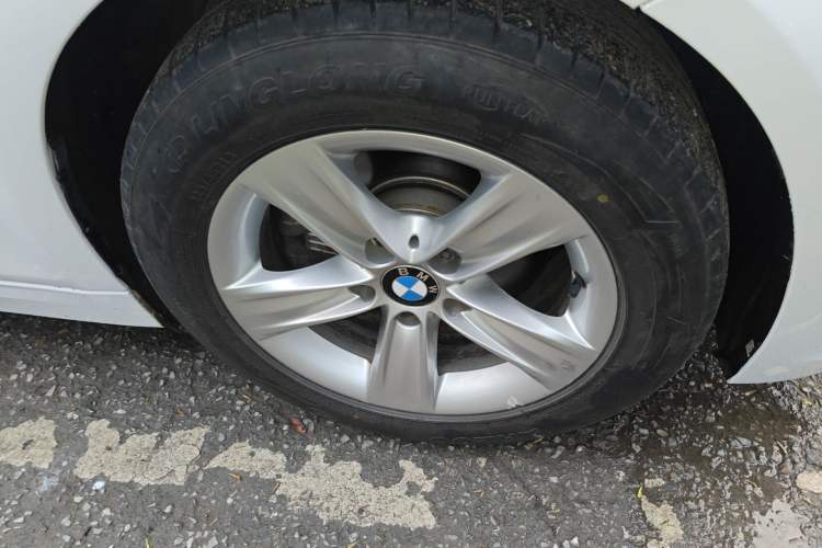 Used BMW 3 Series 2016 316Li Fashion Model Right Front Wheel Hub