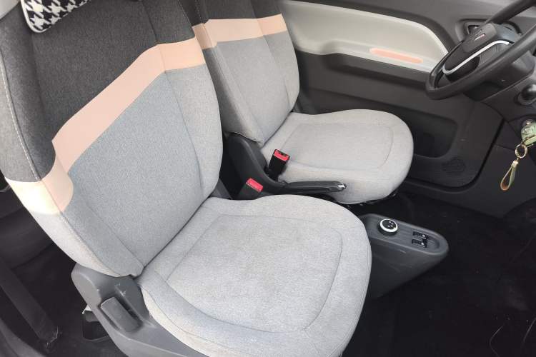 Used Wuling Hongguang MINIEV 2021 Macaron Premium Model – Lithium Iron Phosphate