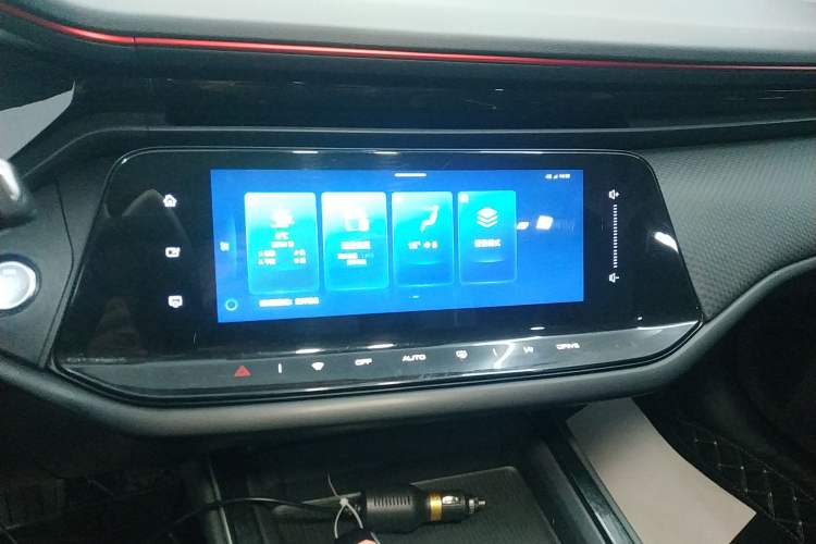 Used Dongfeng Aeolus Yixuan MAX 2023 1.5T Super-Powered Dad Edition