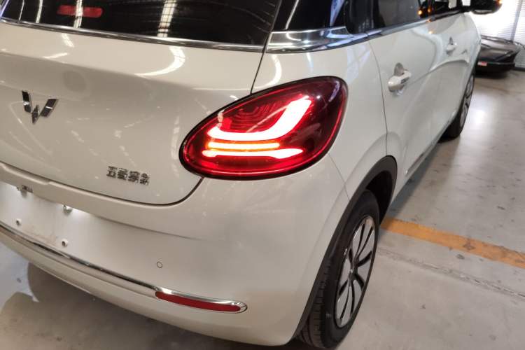 Used Wuling Bingo 2023 333 km Lingxi Connected Version Right Rear Taillight