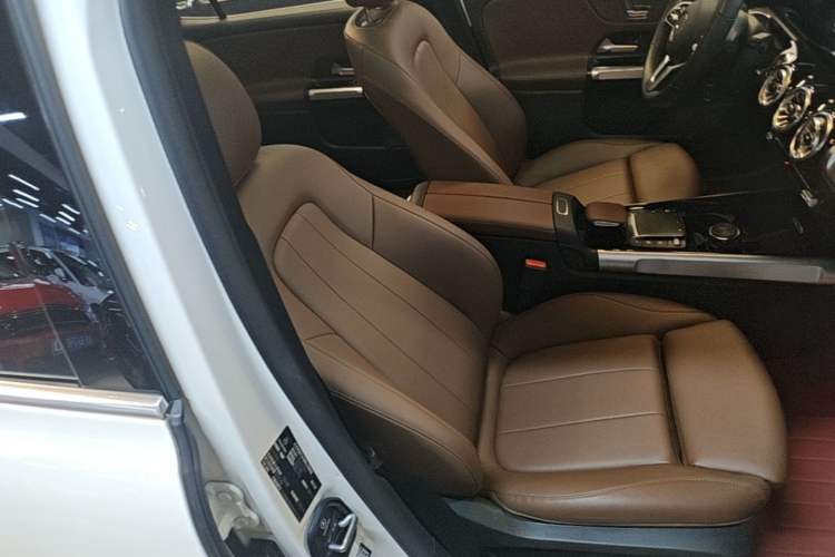 Used Mercedes-Benz GLB 2022 Updated GLB 200 Fashion Edition