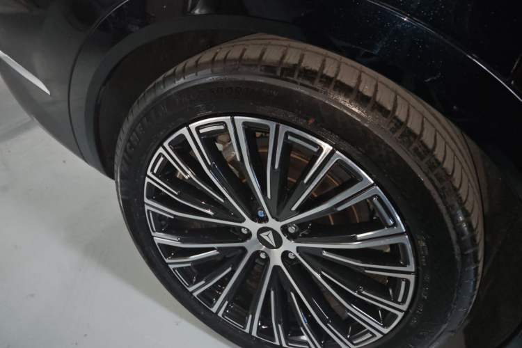 Used Deepal S09 2025 Four-Wheel Drive Ultra+ Custom Edition