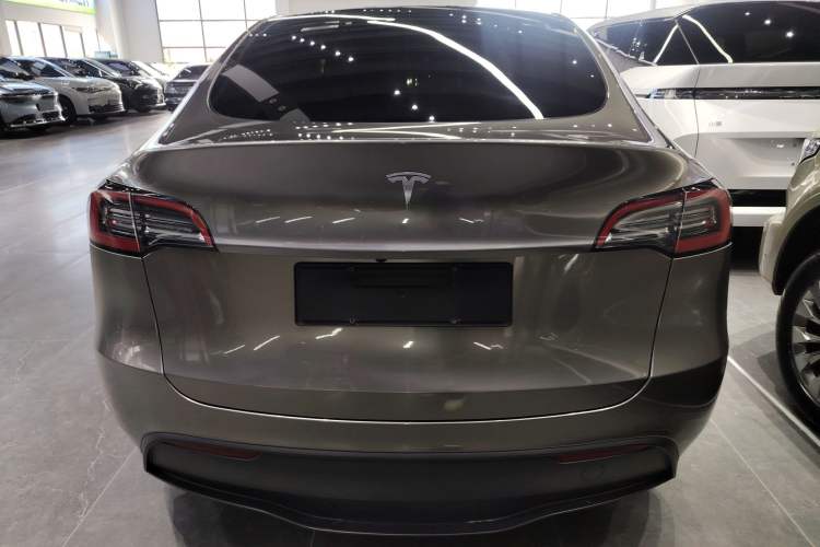 Used Tesla Model Y 2022 Long-Range All-Wheel-Drive Version