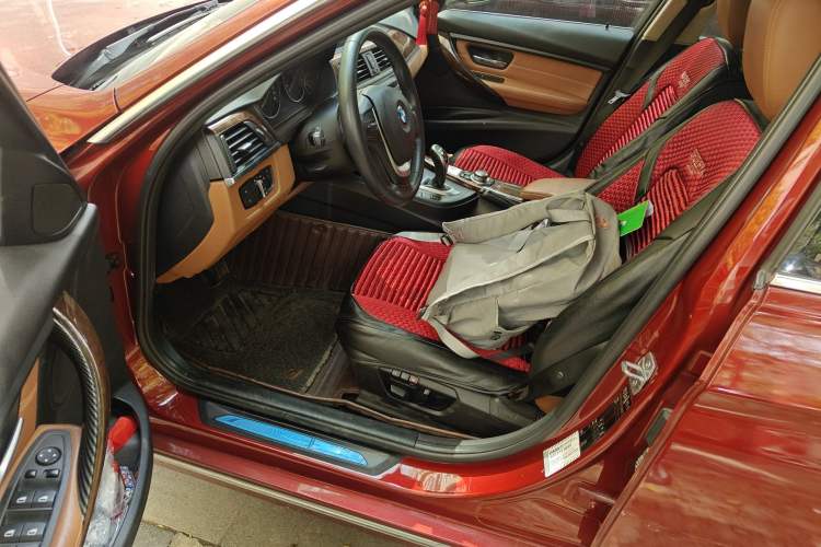 Used BMW 3 Series 2014 320Li Luxury Design Package
