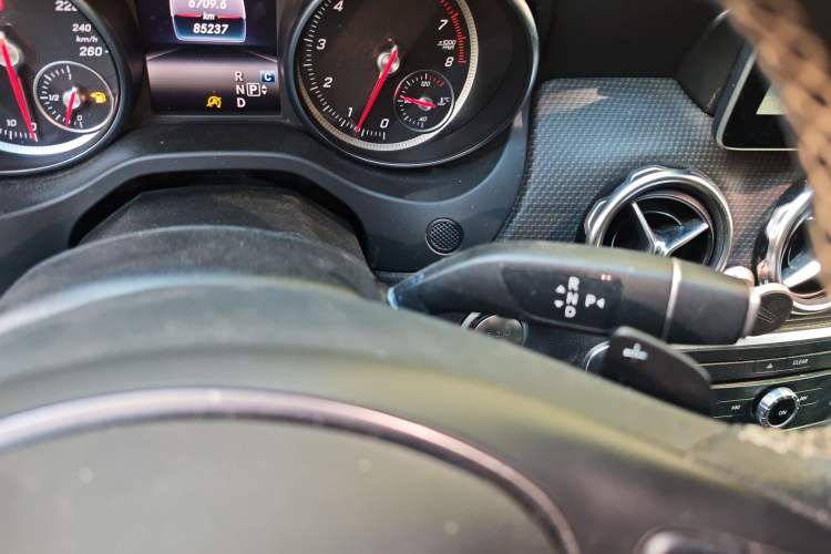 Used Mercedes-Benz GLA 2017 GLA 200 Sport Edition Gear Lever