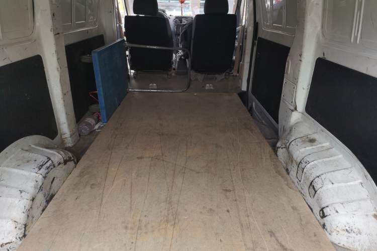 Used CHANGAN KAICHENG Ruixing EM60 2022 All-Electric Van 4498 mm Long Flat Roof Double-Swing Doors 2 Seats 60 kW 41.86 kWh
