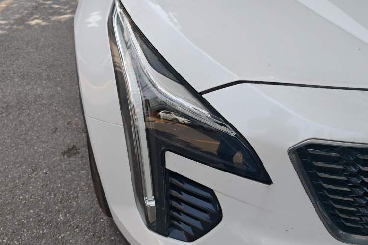 Used Cadillac XT4 2018 28T Two-Wheel Drive Leading Version