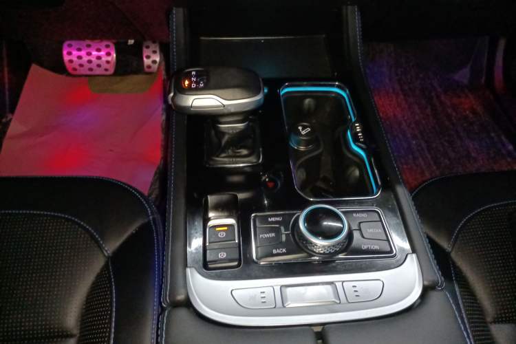 Used BAIC Off-Road BJ40 2021 2.0D Automatic Four-Wheel Drive Blade Hero Edition Adventurer Type Gear Lever