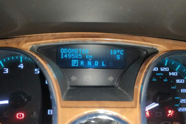 Used Buick Enclave 2013 3.6L Two-Wheel-Drive Elegance Edition Odometer Close Up