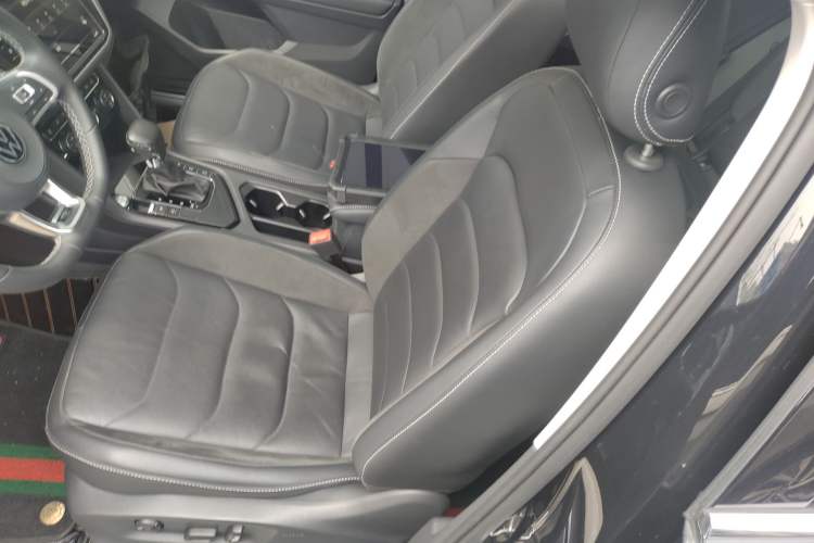 Used Volkswagen Tiguan L 2021 330TSI Automatic Two-Wheel Drive R-Line Enhanced Edition Left Front Seat