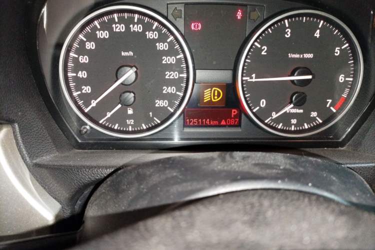 Used BMW 3 Series 2010 320i Luxury Model
