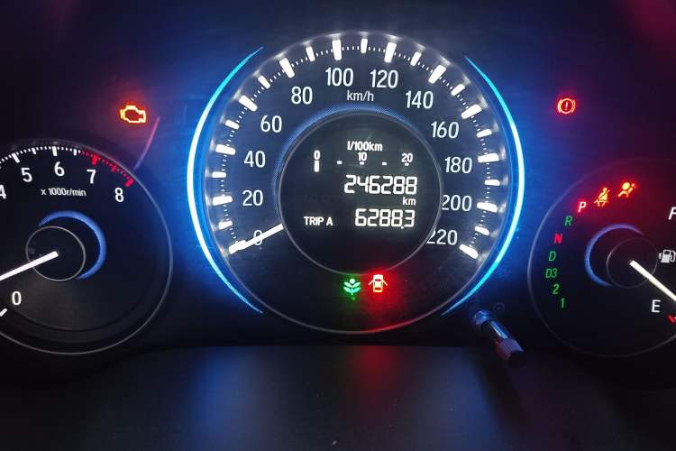 Used Honda Crider 2015 1.8L automatic luxury edition
