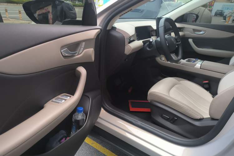 Used MG ES5 2025 525max Rear-Drive Intelligent Driving Version Driver Seat