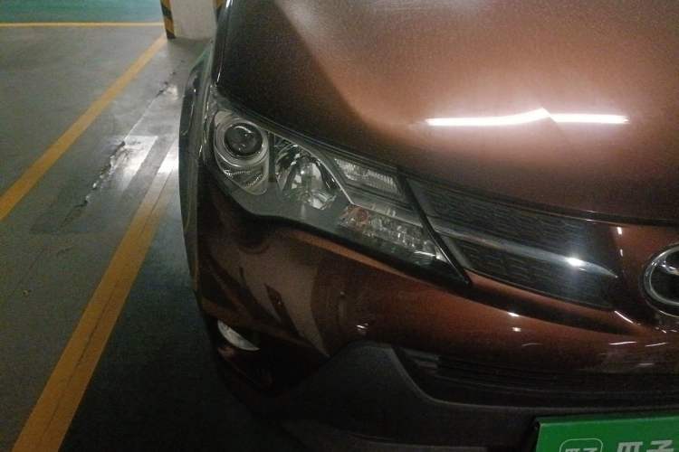 Used Toyota RAV4 2015 2.0L CVT Two-Wheel Drive Fashion Edition