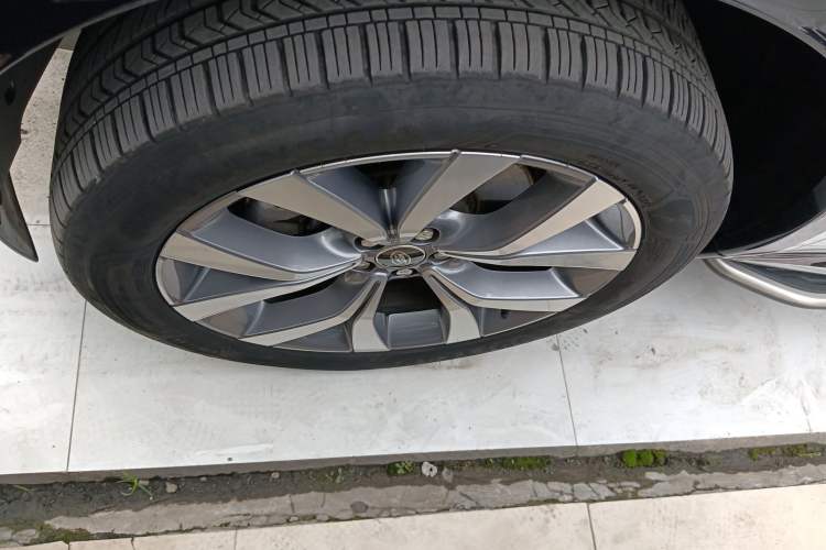 Used Land Rover Discovery Sport 2024 Luxury Custom Edition