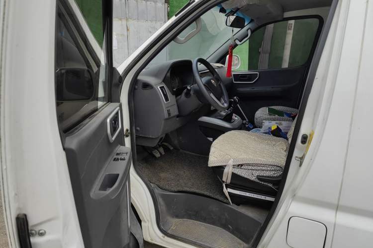 Used Jinbei Hiace King 2021 2.0L City Transport King Series Express Model Standard Top 6-Seater 1TZS