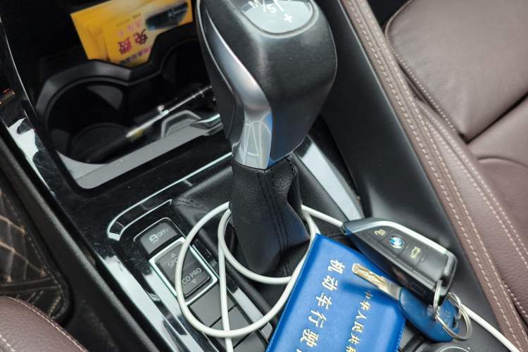 Used BMW X1 2019 sDrive18Li Premium Edition Gear Lever