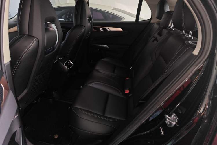 Used Lynk & Co 01 2020 2.0T Two-Wheel Drive Pure Pro Version China VI Standard
