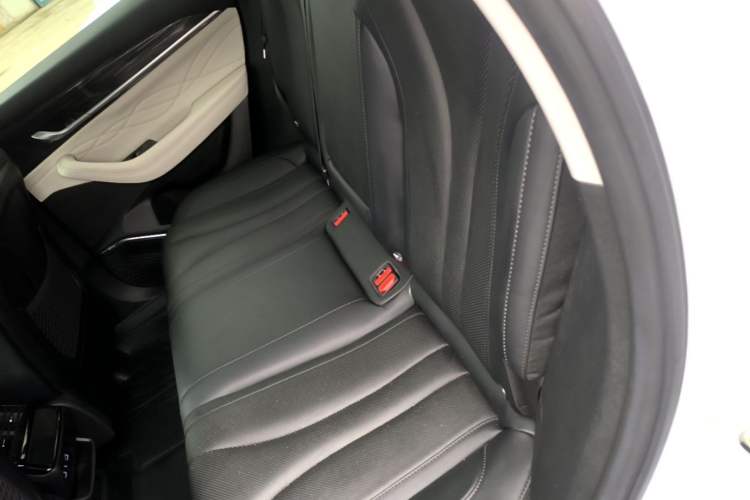 Used Geely Auto Monjaro L 2023 2.0TD High-Power Automatic Two-Wheel Drive Flagship Version Left Rear Seat