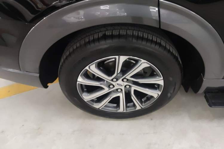 Used Ford Explorer 2023 EcoBoost 285 Rear-Drive Stylish Edition 6 Seats Right Rear Wheel Hub