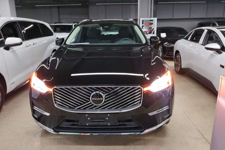 Used Volvo XC60 2026 B5 4x4 Smart Luxury Edition