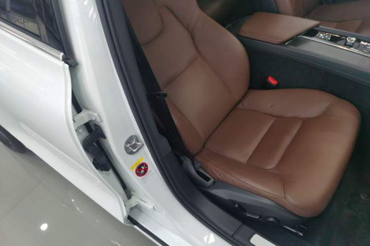 Used Volvo S60 2023 B4 Zhiyi Luxury Edition