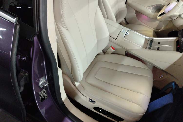 Used Hima Luxeed S7 2025 855 km Max