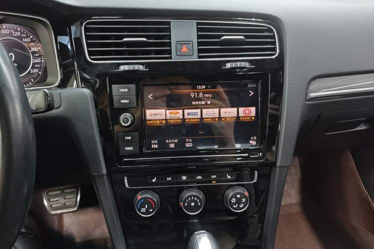 Used Volkswagen Golf 2019 280TSI DSG R-Line China VI Standard Audio And AC Panel