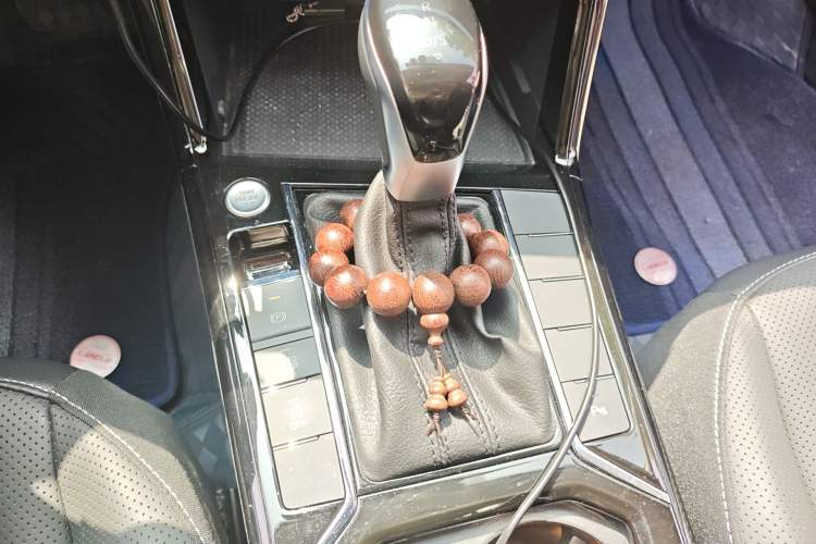 Used Volkswagen Passat 2024 330TSI Elite Edition Gear Lever