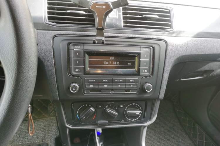 Used Volkswagen Santana 2016 1.6L Manual Fashion Edition